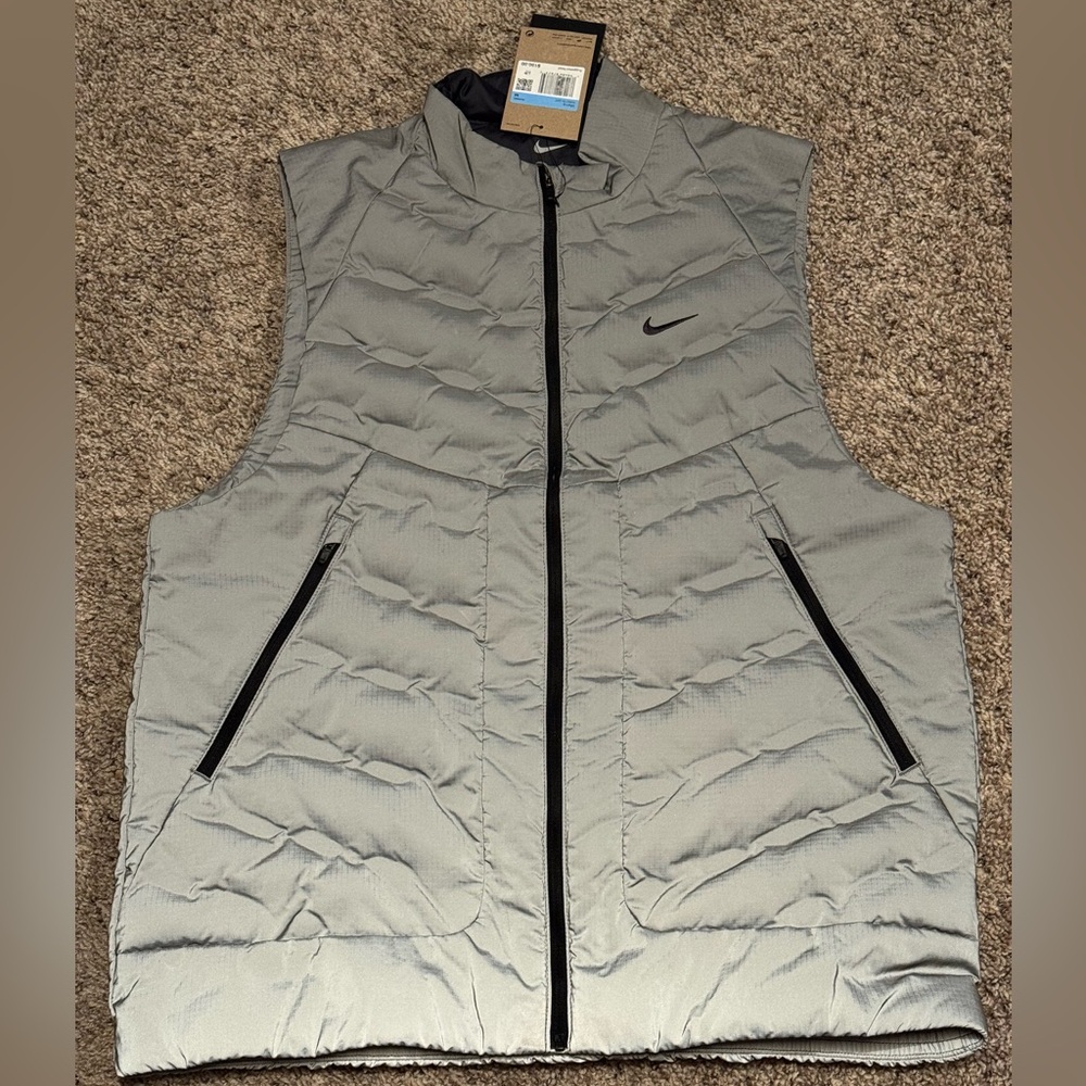 Nike Men's Therma-FIT ADV Reflective Running Vest IM6278 027 Men's Medium NWT